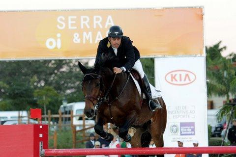 O Rei do Nordeste, como era conhecido em Pernambuco, o cavaleiro André Américo de Miranda, foi o grande vencedor do Grande Prêmio, com obstáculos a 1,50m da segunda etapa do Oi Serra e Mar de Hipismo, disputado em Indaiatuba / Foto: Silvia Milani